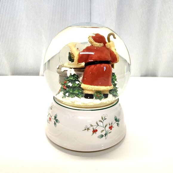 Pfaltzgraff Winterberry Santa Musical Snow Globe Play I'll Be Home For Christmas - Picture 4 of 13